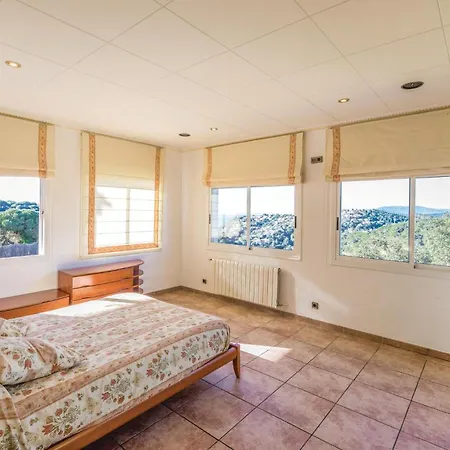 בית נופש Beach Front Home In Lloret De Mar